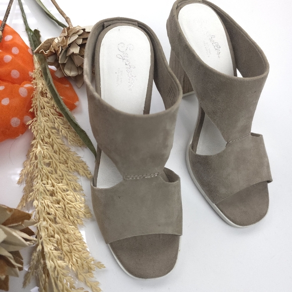 Seychelles Women's Grey Tan Suede Sandal Heels Sz 7 - Picture 2 of 10